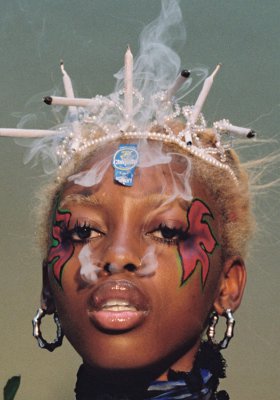 DAZED BEAUTY, CZYLI NOWE PODEJŚCIE DO PIĘKNA I TOŻSAMOŚCI
