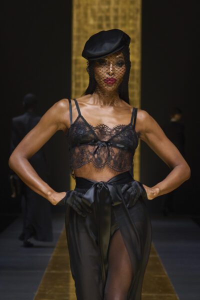 Moda lat 20-tych: woalka nowym trendem z pokazu Dolce&Gabbana FW 2024