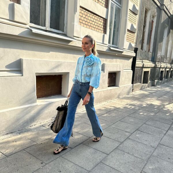 Agnieszka Woźniak-Starak w boho kozuli i jeansach