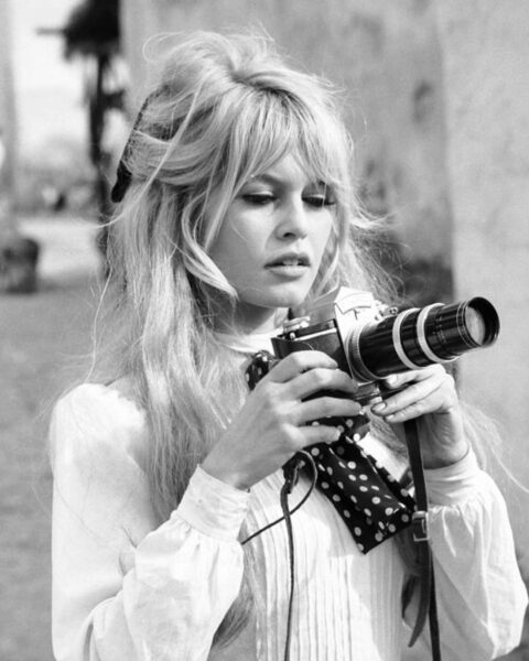 Bardot bangs to cięcie prosto z Francuskiej Riwiery, które będzie hitem tej jesieni