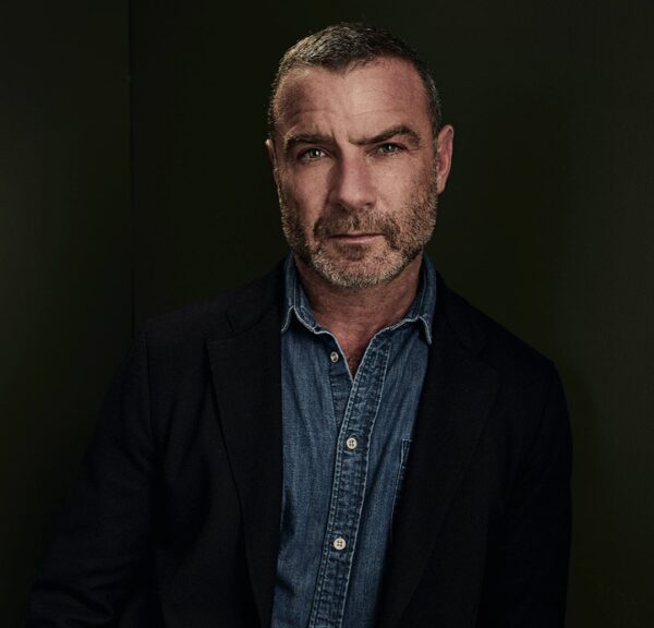 Liev Schreiber: Premiera “The perfect couple” już niedługo!