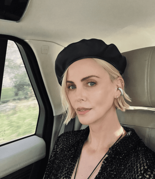 Charlize Theron zachwyca stylem. Oto jej najlepsze looki z Instagrama