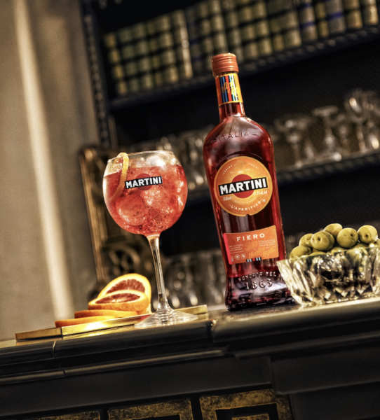 Aperitivo w dobrym stylu z MARTINI: Tropem włoskich smaków. Pomysły na koktajle
