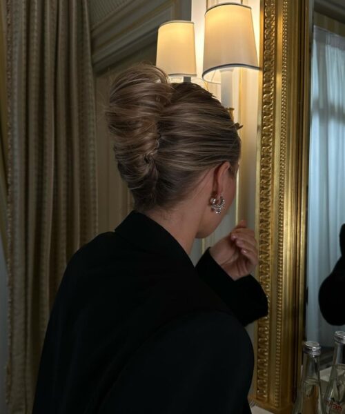Jaka fryzura na święta 2024 jest modna? To najbardziej eleganckie uczesania