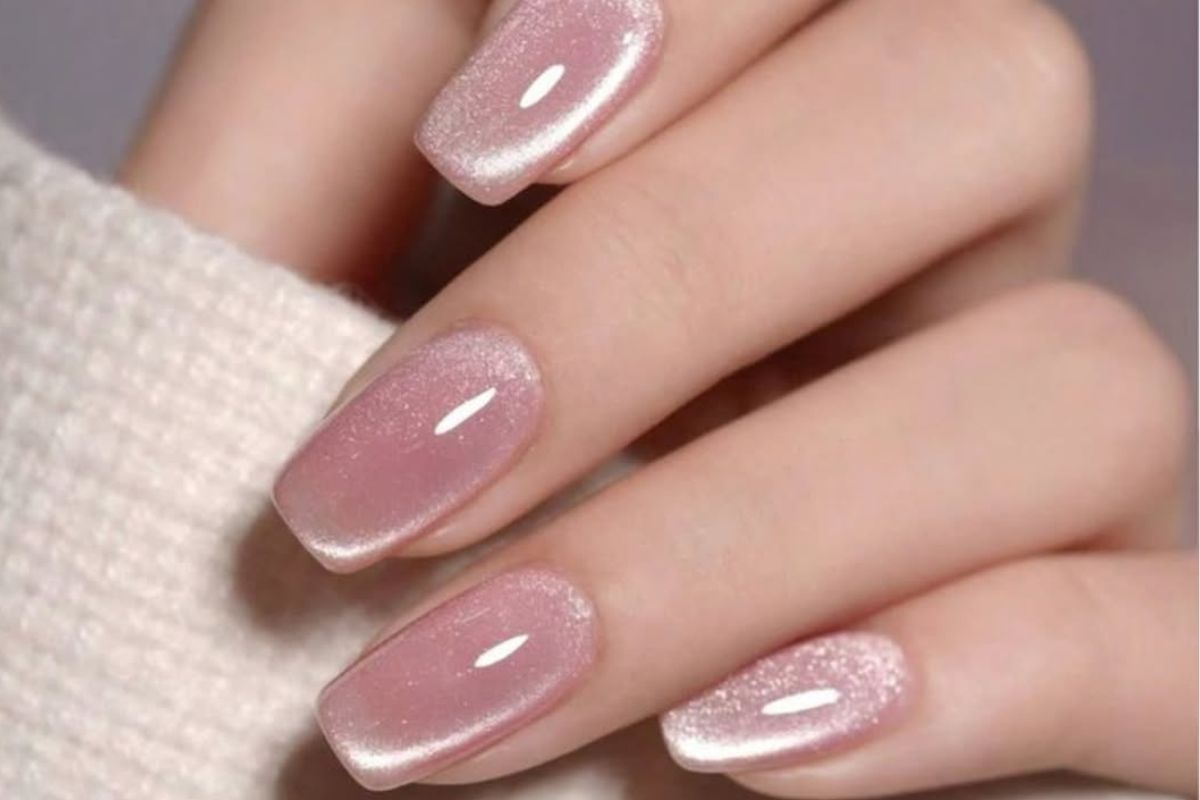 Manicure z kocim okiem. 10 inspiracji, w których magnetyczne cat eye gra główną rolę