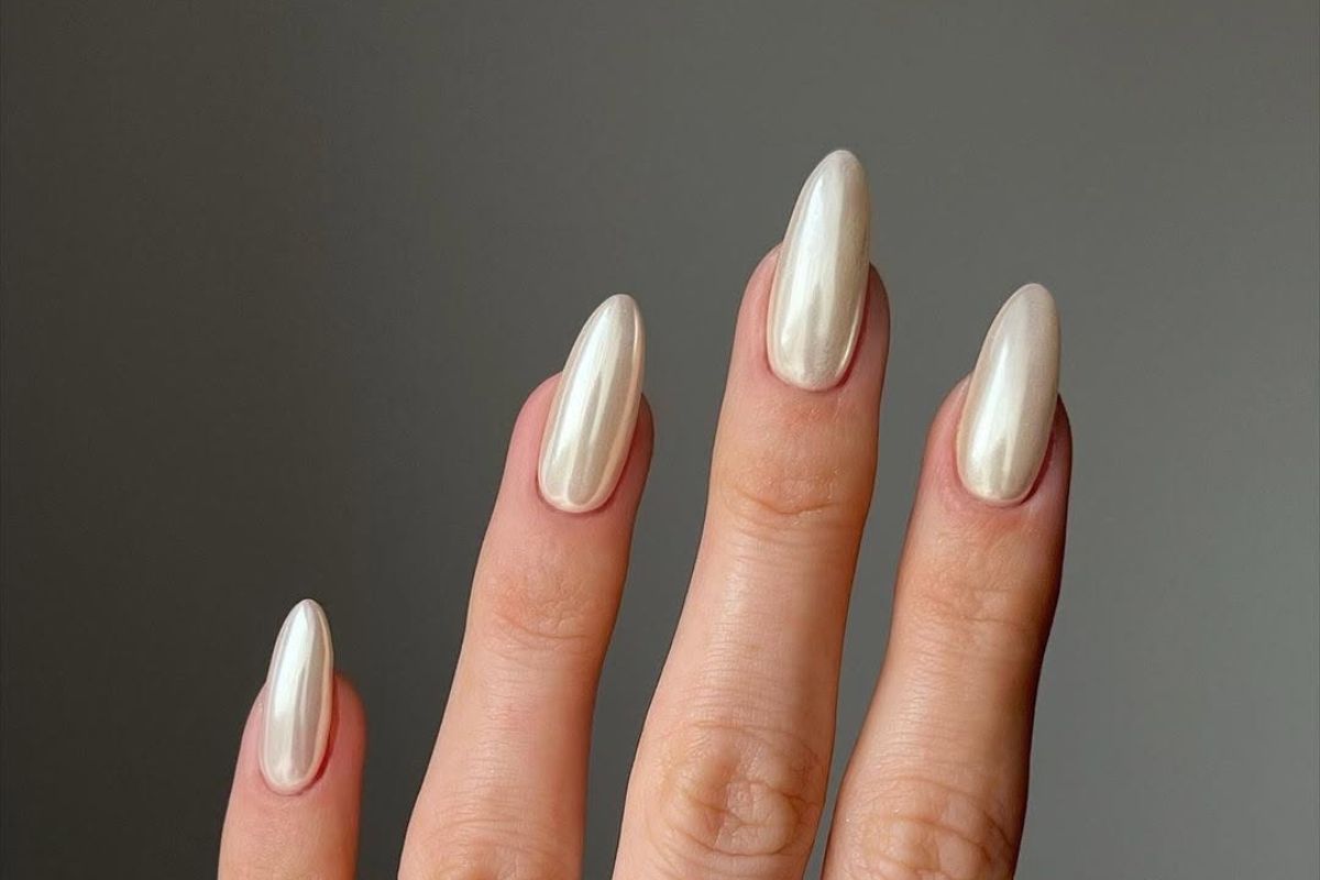 Waniliowy manicure – minimalistki wolą go teraz niż frencha czy mleczne paznokcie. Poznaj jego fenomen