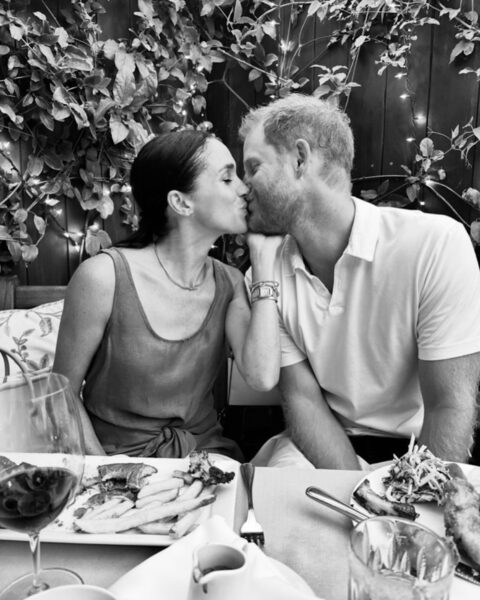 Ta minimalistyczna sukienka Meghan Markle będzie hitem nadchodzącego sezonu