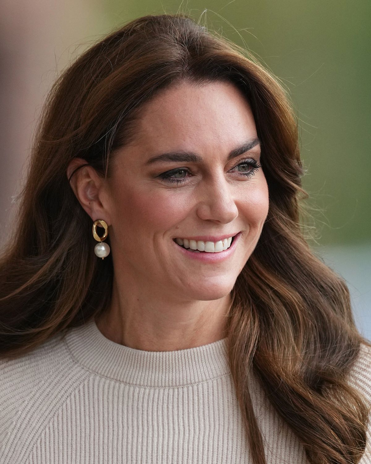Kate Middleton zna się na trendach. Sukienka księżnej do strzał w modową, elegancką dziesiątkę
