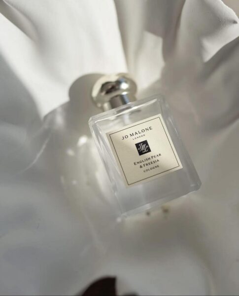 Ślubne perfumy 2025. 8 zapachów, w których unosi się woń miłości