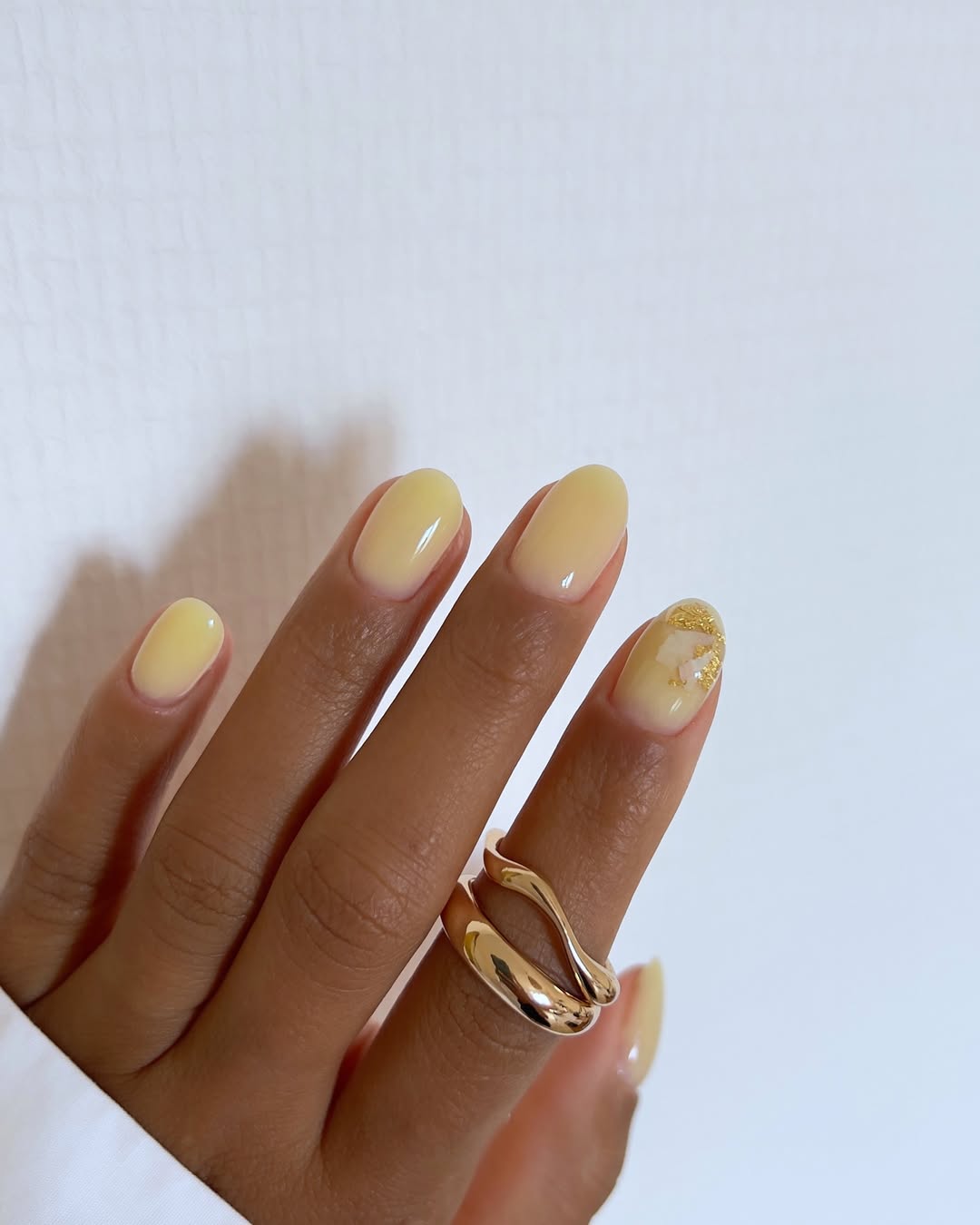 Czy już zdecydowałaś się na “maślane paznokcie”? Modny manicure na teraz?