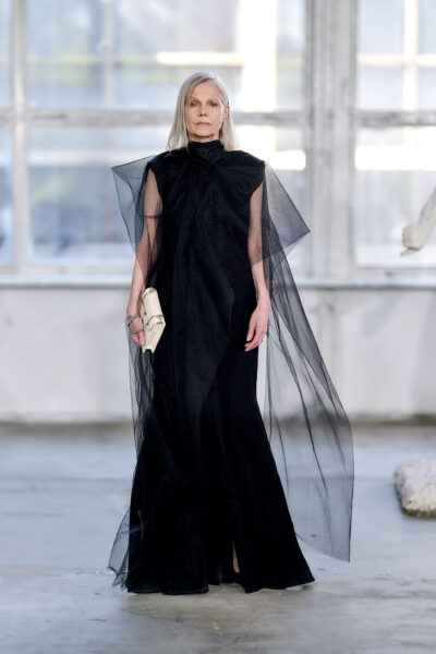 Katarzyna Butowtt jako modelka na pokazie MMC "MESSY".
