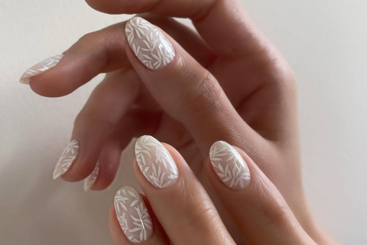 Manicure ślubny – 11 trendujących propozycji na maj dla panny młodej o kreatywnej duszy