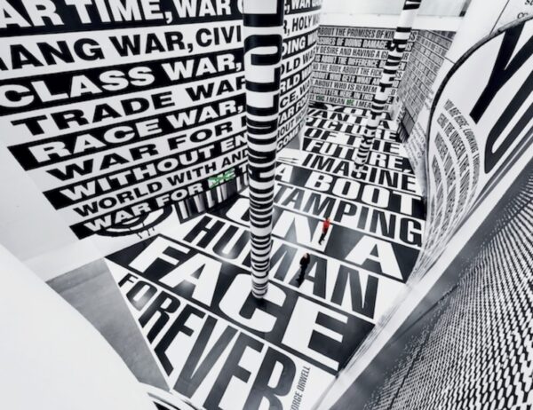 Barbara Kruger - No comment /fot. Barbara Kruger