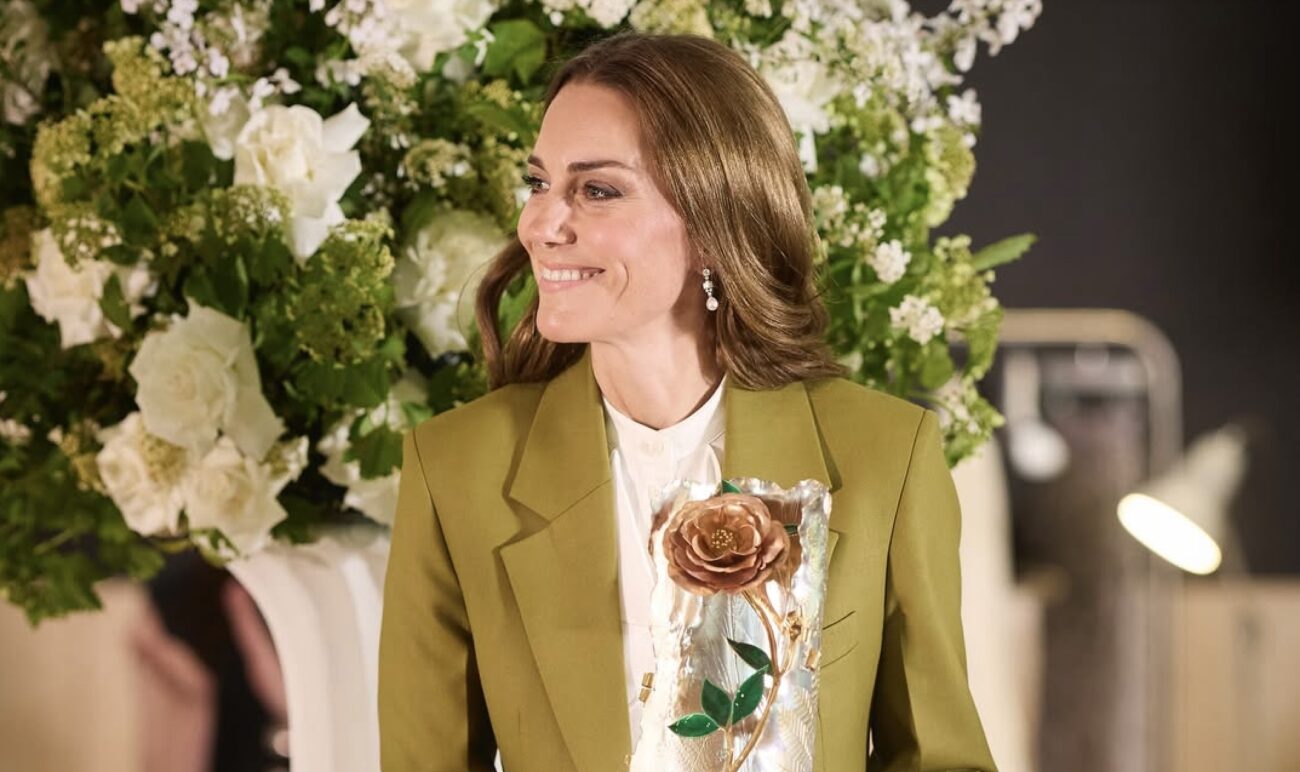 Księżna Kate w kolorze wierzbowym. Lansuje go również Victoria Beckham
