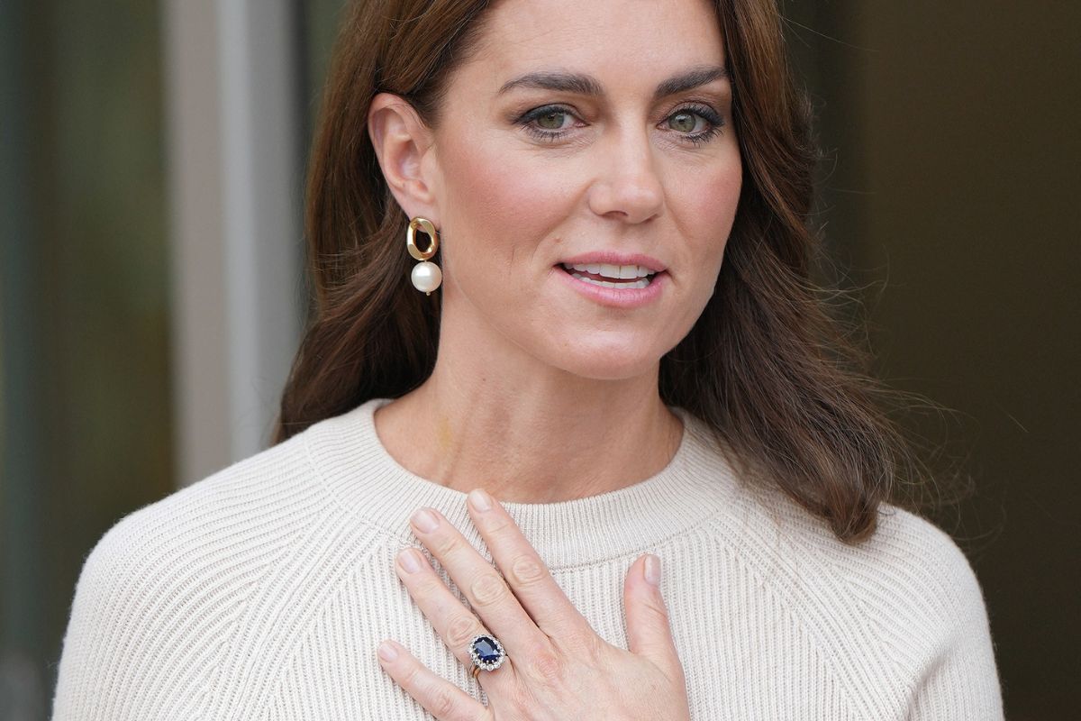 Manicure inspirowany księżną Kate na lato 2025 to paznokciowy klasyk. Jak wygląda?