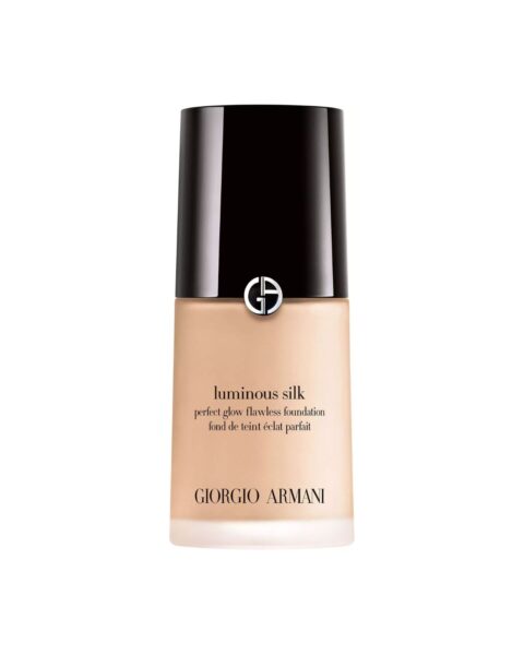 Luksusowy podkład idealny na lato dla 40-latek i starszych Armani Luminous Silk. Zdjęcie produktowe.