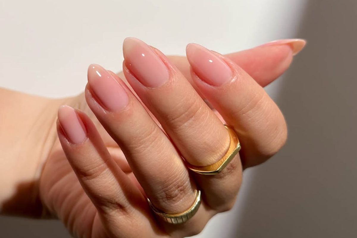 Old money manicure na lato 2025 – styl, klasa i letnia beztroska.9 stylizacji
