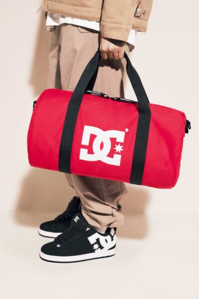 DC Shoes – kultowa marka w nowoczesnym wydaniu. Co warto kupić w 2025?