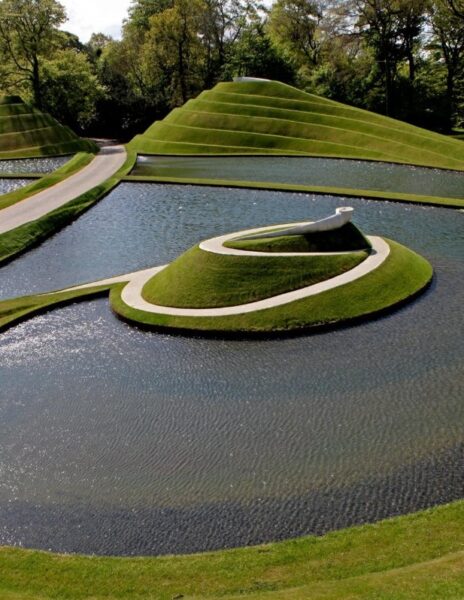 The Garden of Cosmic Speculation w okolicy Dumfries w Szkocji.