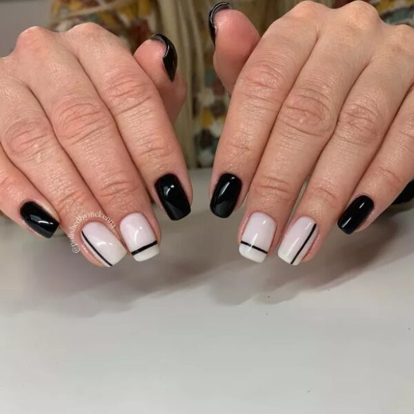 Manicure czarno-biały.