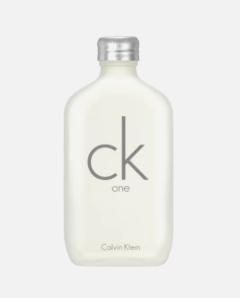 Jasny flakon perfum.