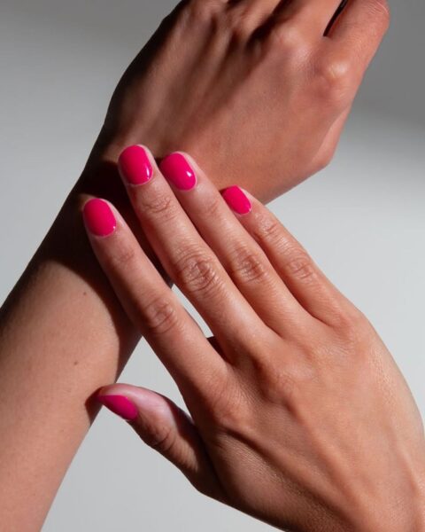 Manicure na drugą połowę lipca: 10 stylizacji pełnych letniej świeżości i kobiecej energii