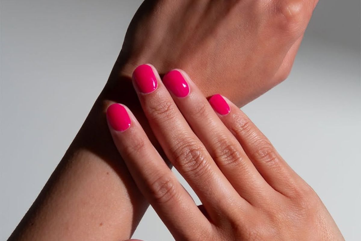 Manicure na drugą połowę lipca: 10 stylizacji pełnych letniej świeżości i kobiecej energii