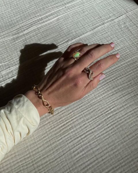 Scandi-chic manicure – esencja skandynawskiej elegancji i klasy. Jak wygląda?