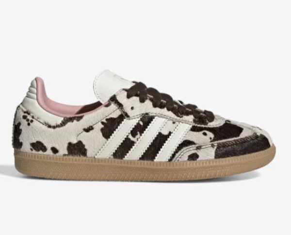 Sneakersy w krowi print.