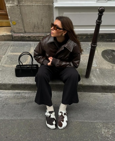 Fashionistki zapominają o butach w panterkę i stawiają na obuwie w kontrowersyjny print