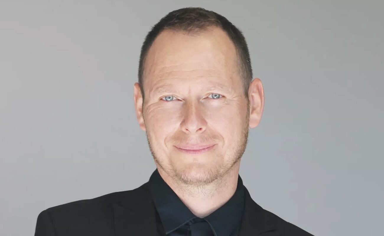 Od pomysłu po gotowy produkt – rozmowa z Jan Karaszkiewicz, projektantem biżuterii Diamond Sky