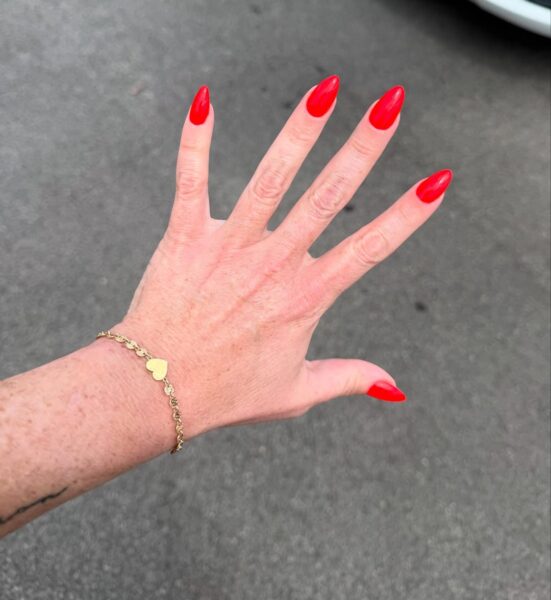Manicure aperolowy /fot. Instagram.com/shayna__ashley
