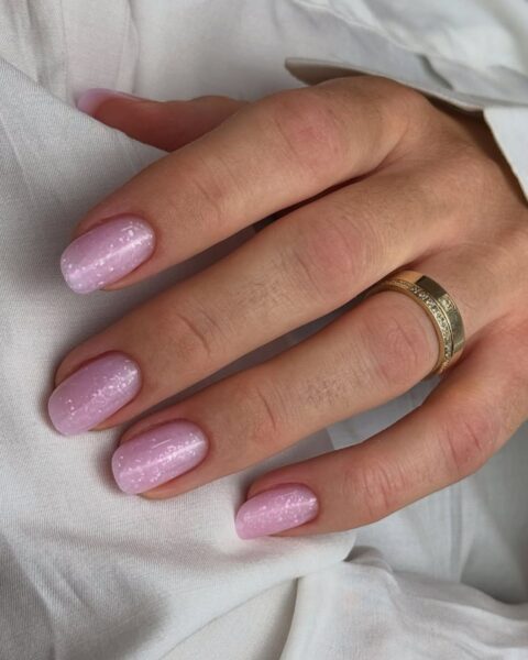Jak mieć dłonie księżniczki? Sekrety pielęgnacji i manicure inspirowanego królewskim luksusem