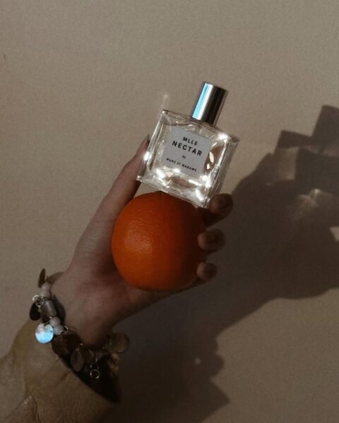Slow fragrance trend – perfumy, które pachną czasem i intencją. Czym są?