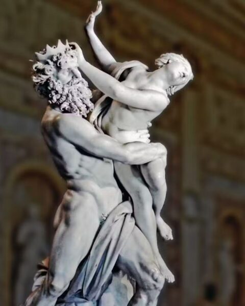 Widok na rzeźbę, eksponatu muzeum Galleria Borghese.
