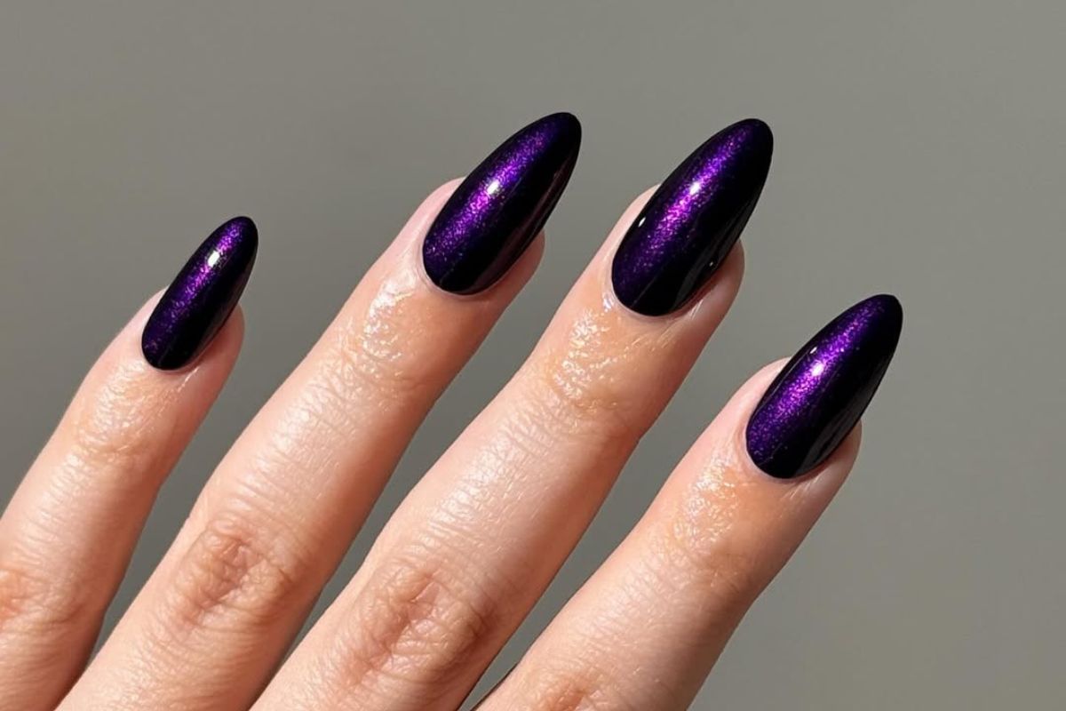 Winogronowe paznokcie – najmodniejszy fioletowy manicure na jesień 2025