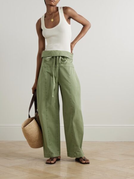 Zielone spodnie "coastal pants" Matteau /fot. Net-a-porter.com