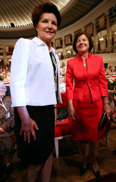Jolanta Kwaśniewska i Maria Kaczyńska, fot. Wojciech Artyniew / Forum