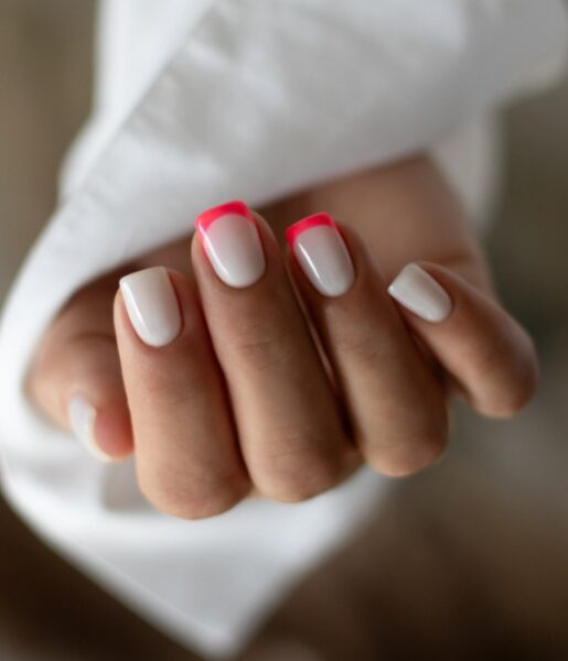 Kolorowy french manicure.
