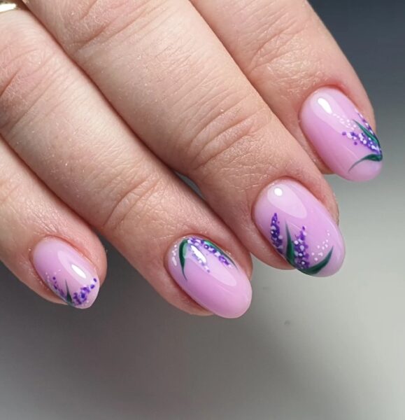 Wrzosowy manicure. 