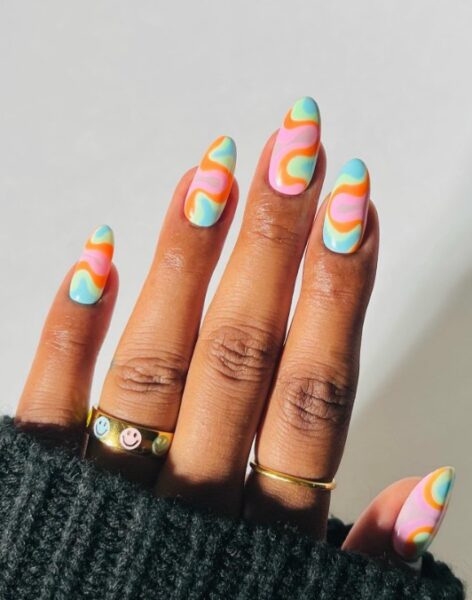 Pucci manicure.