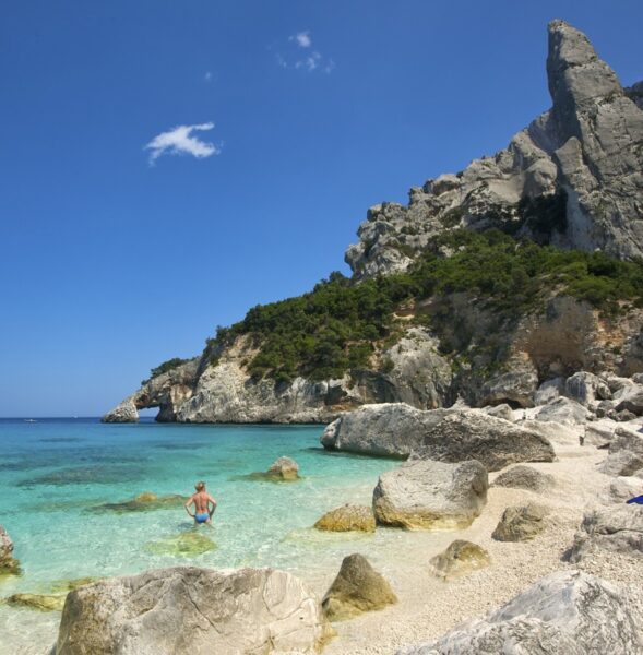 Najpiękniejsza plaża świata też znajduje się rzut beretem od Polski