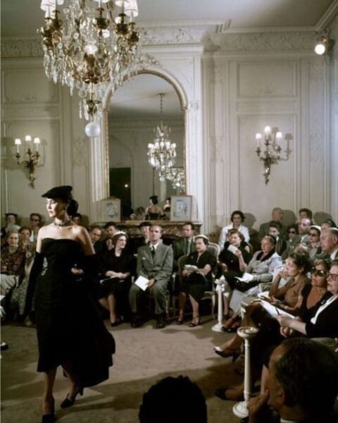 Historia pokazów mody – pierwszy pokaz mody, haute couture i globalne tygodnie mody