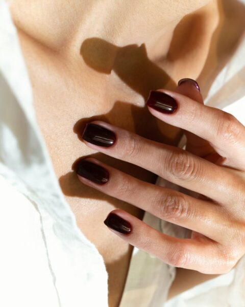 Manicure pełen namiętności. Sensualne odcienie w 7 wariantach premium