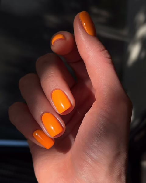 Manicure w pełnych radości odcieniach – 12 propozycji, które naprawdę cieszą oko i napawają optymizmem
