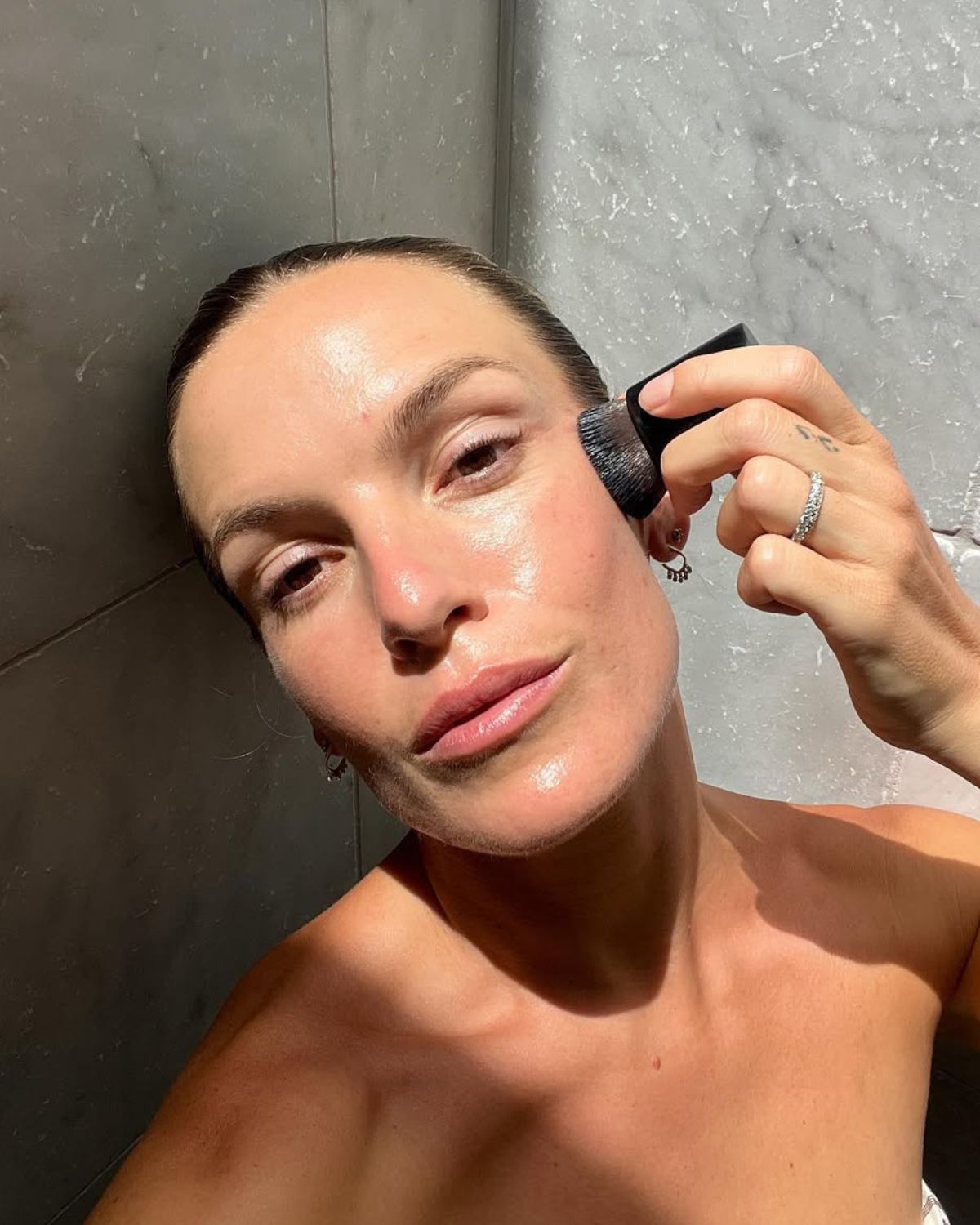 Najciekawsze beauty nowości miesiąca – 11 kosmetyków z polecenia redakcji (makijaż, pielęgnacja, high-tech)