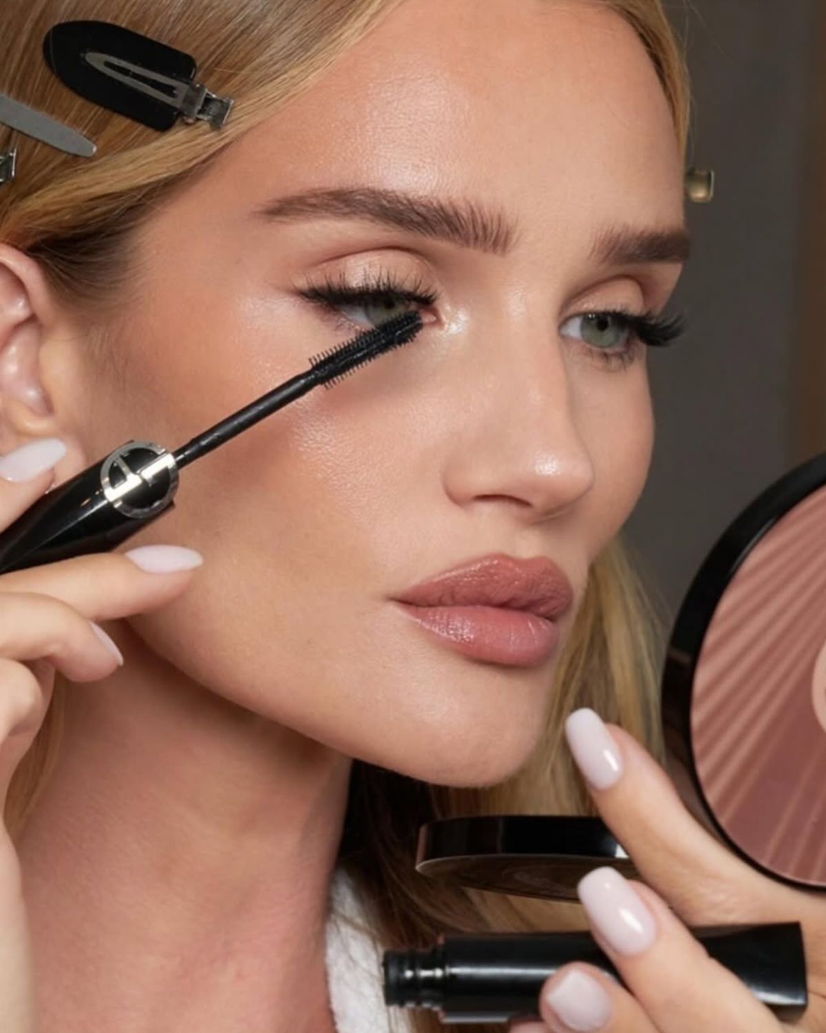 Soft blur make up – odkryj trend, który wygładza rysy i dodaje twarzy świeżości