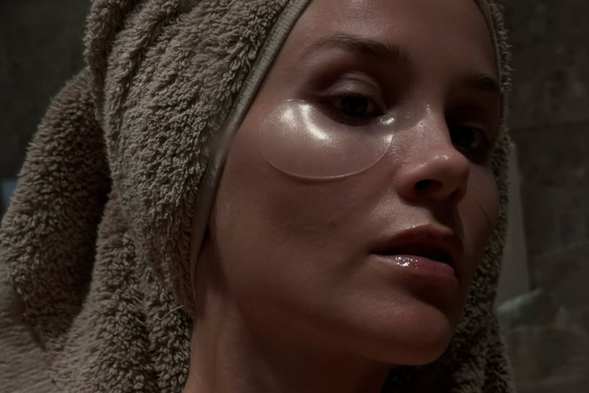 Trend skinimalism – czym jest minimalistyczna pielęgnacja skóry i na czym polega jej fenomen?