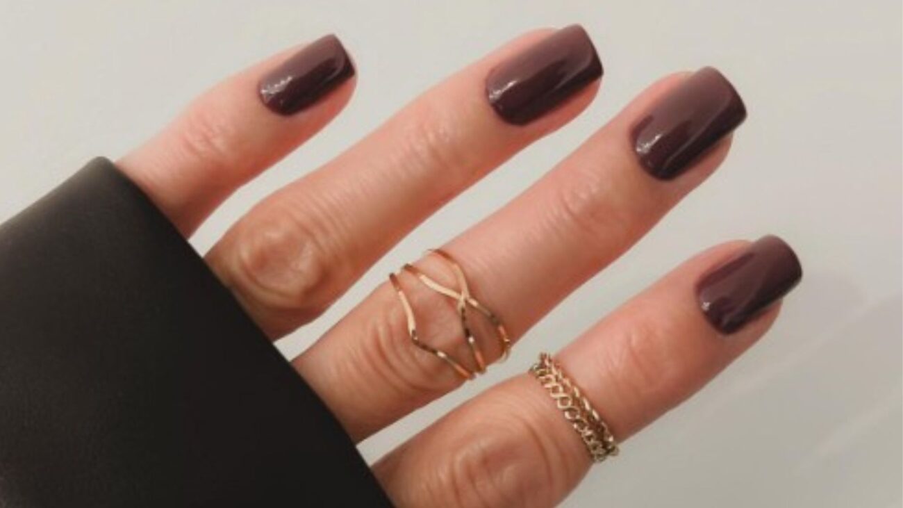 Manicure w kolorze gorącej czekolady: trend, który podbił nie tylko świat mody