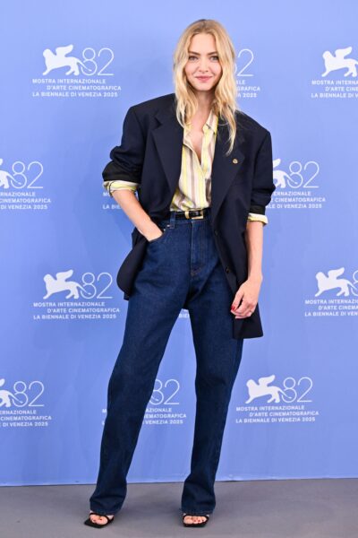 Amanda Seyfried w Versace na Festiwalu Filmowym w Wenecji /fot. Forum